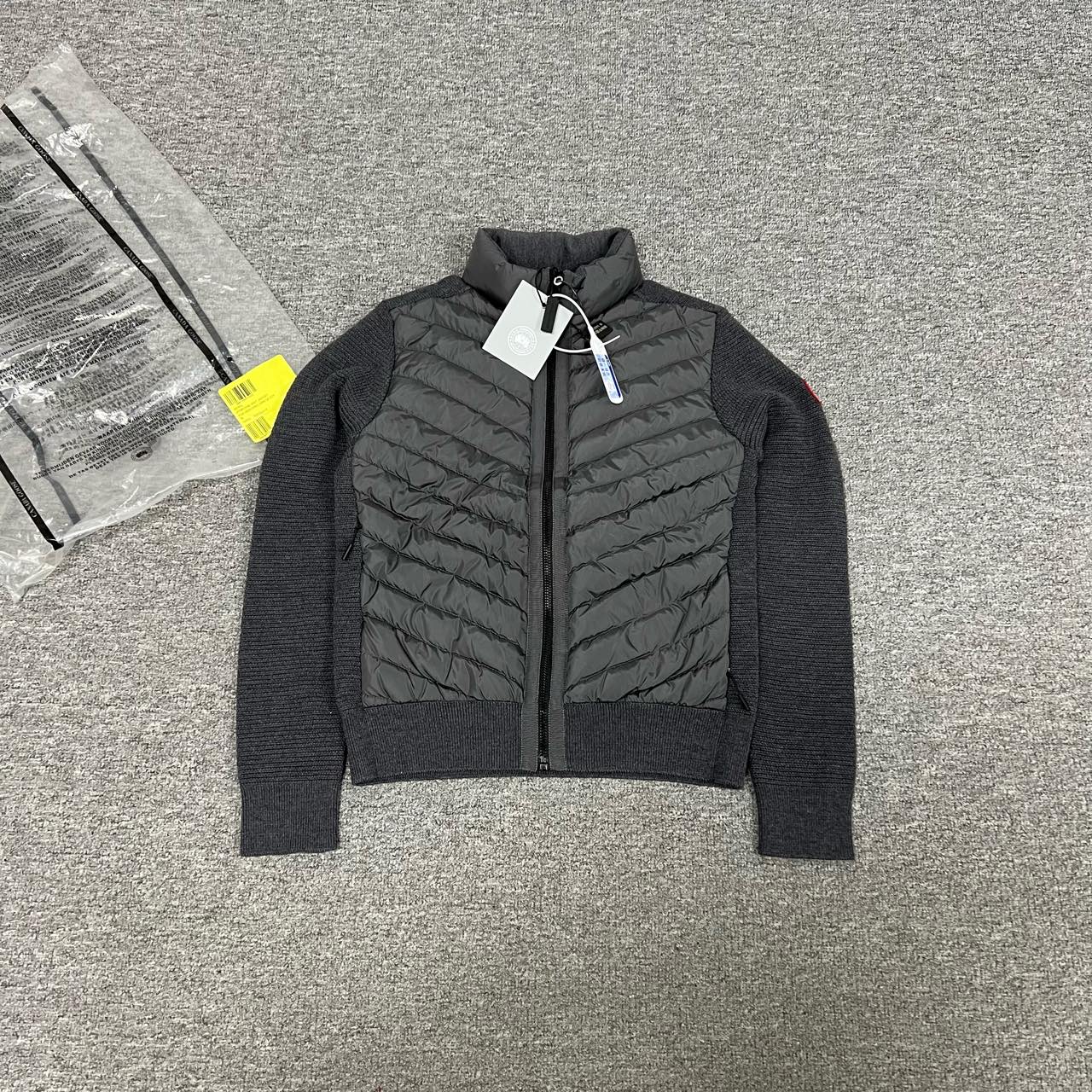 99新 加拿大鹅 加拿大鹅 羽绒服s码 针织拼接