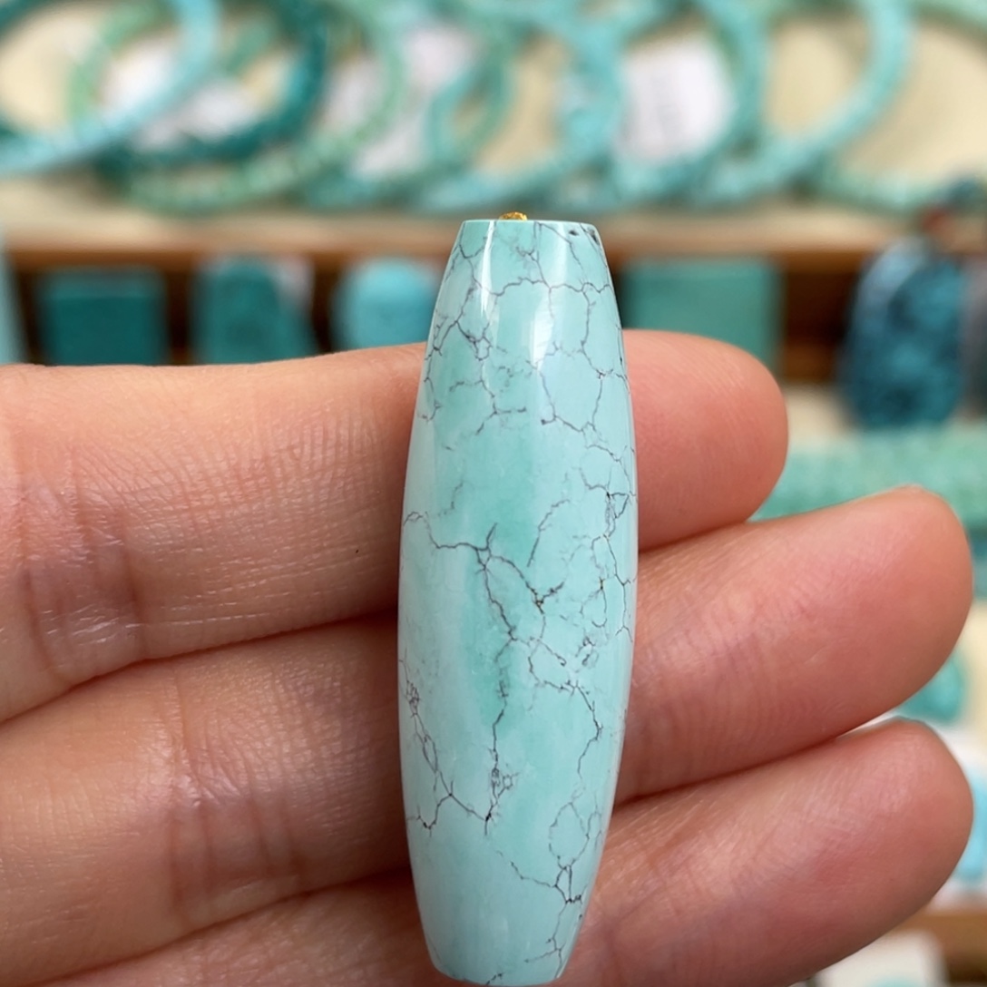 绿松石未镶嵌颈饰