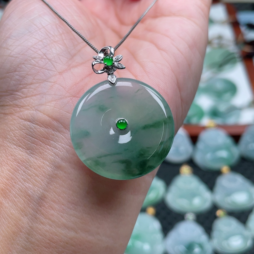 翡翠A货 18k金镶嵌冰润飘花平安扣吊坠（尺寸26.8*5.1）