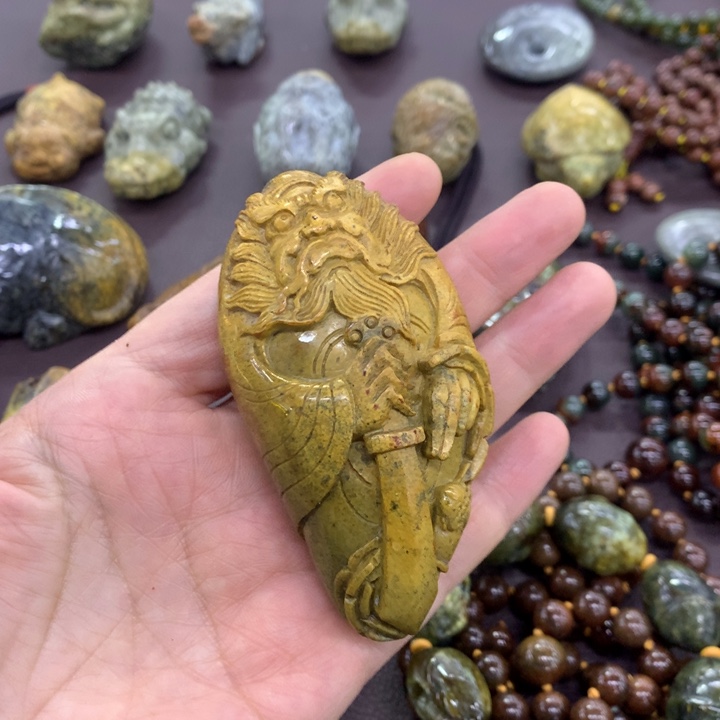 岫岩河磨玉（透闪石质玉）手链未镶嵌