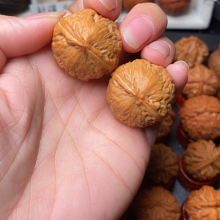 文玩核桃吊坠瓷娃