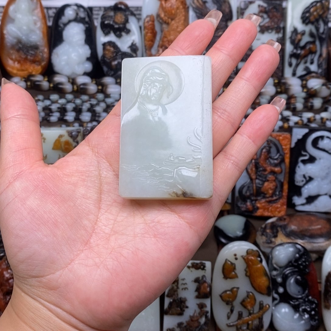 颈饰未镶嵌和田玉