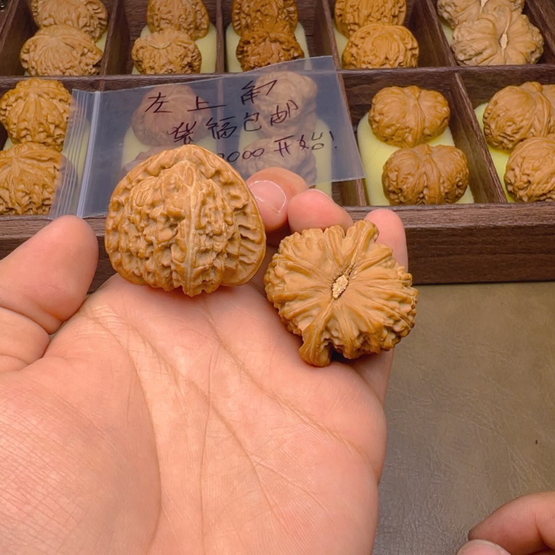 把件文玩核桃三角白