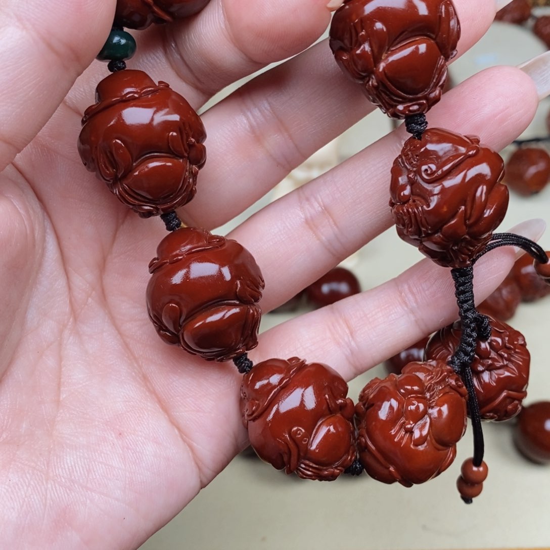 橄榄核吊坠爱****起八宝财神