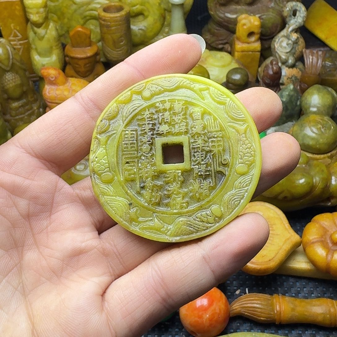 白玉菩提吊坠。。。