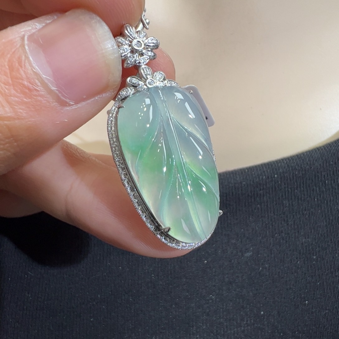 翡翠吊坠(不含链)18K金镶嵌