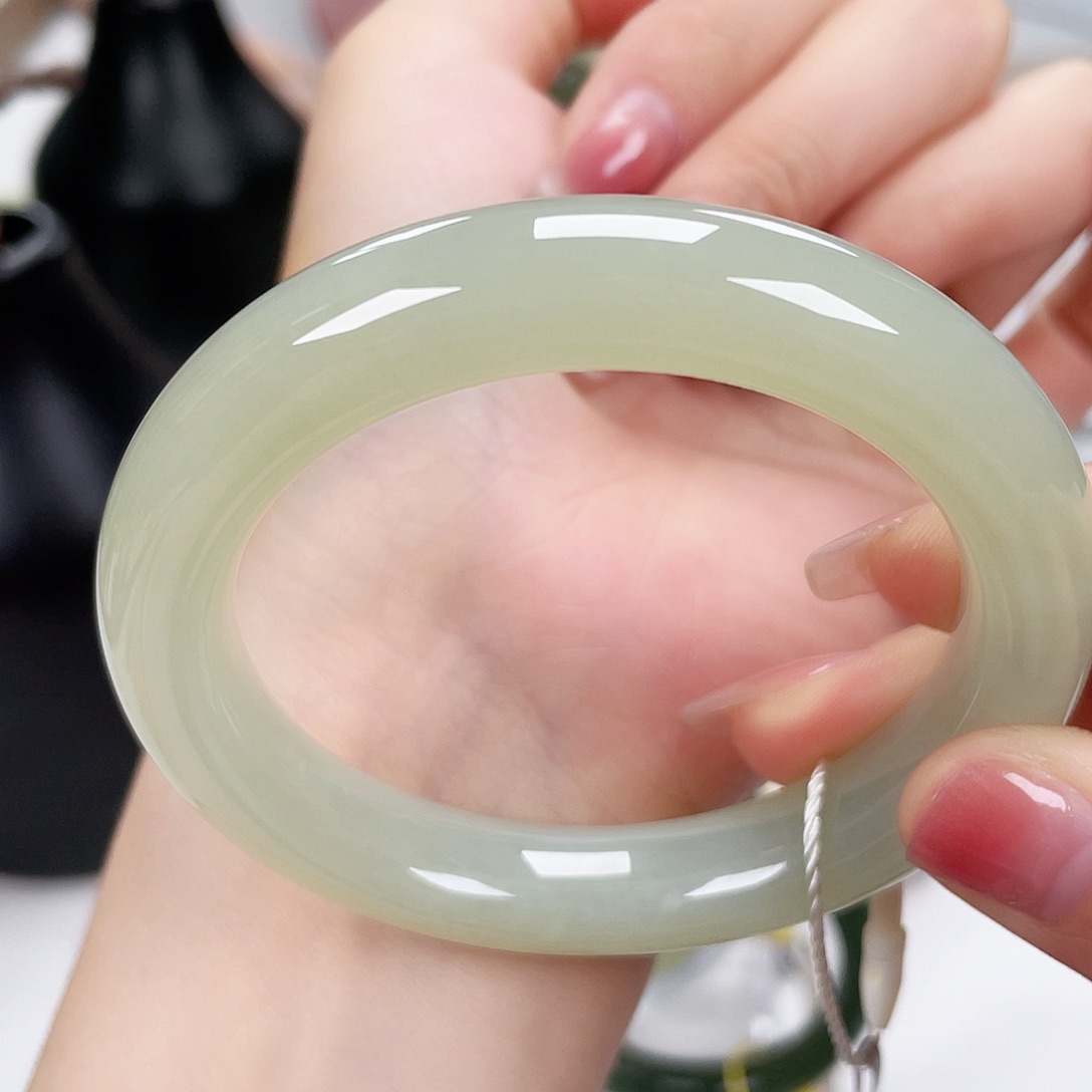 和田玉手镯56未镶嵌