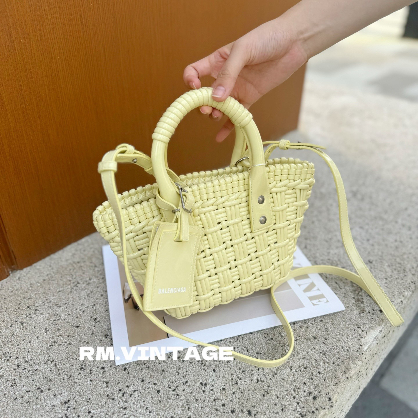 95新 Balenciaga/巴黎世家 入目 小鸡黄菜篮子单肩包 62910