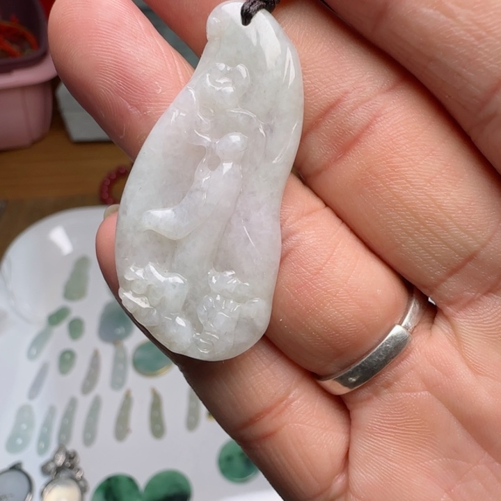 翡翠颈饰未镶嵌悟道