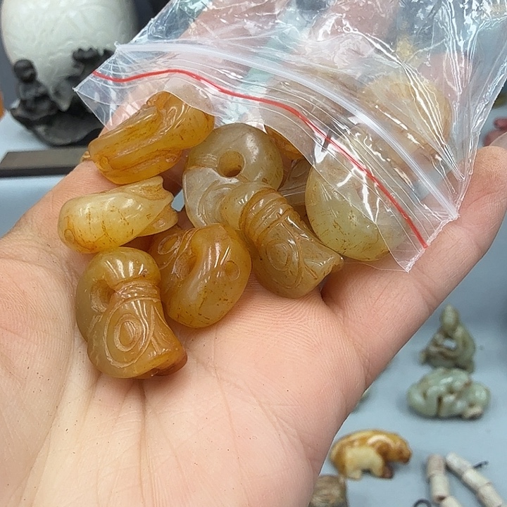 和田玉（糖玉）未镶嵌挂件