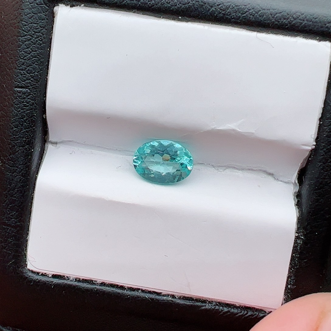 磷灰石0.96克拉裸石未镶嵌