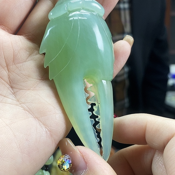 蛇纹石玉吊坠未镶嵌