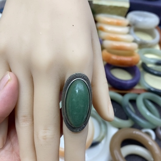 石英岩玉未镶嵌手饰