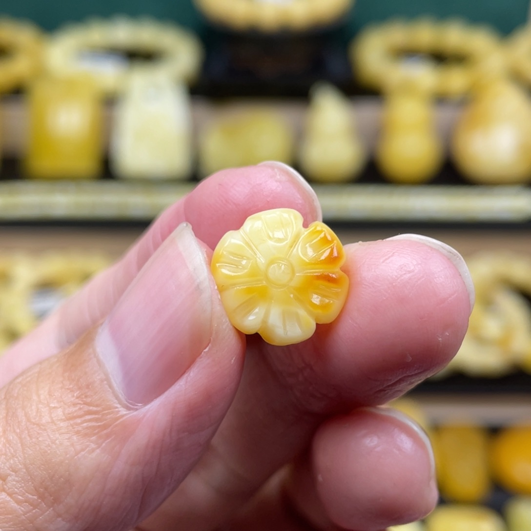 琥珀裸石未镶嵌琥珀蜜蜡