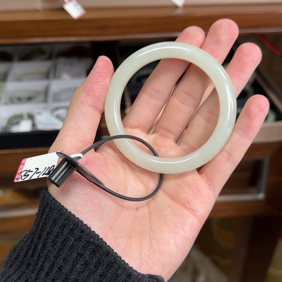 和田玉未镶嵌手镯57