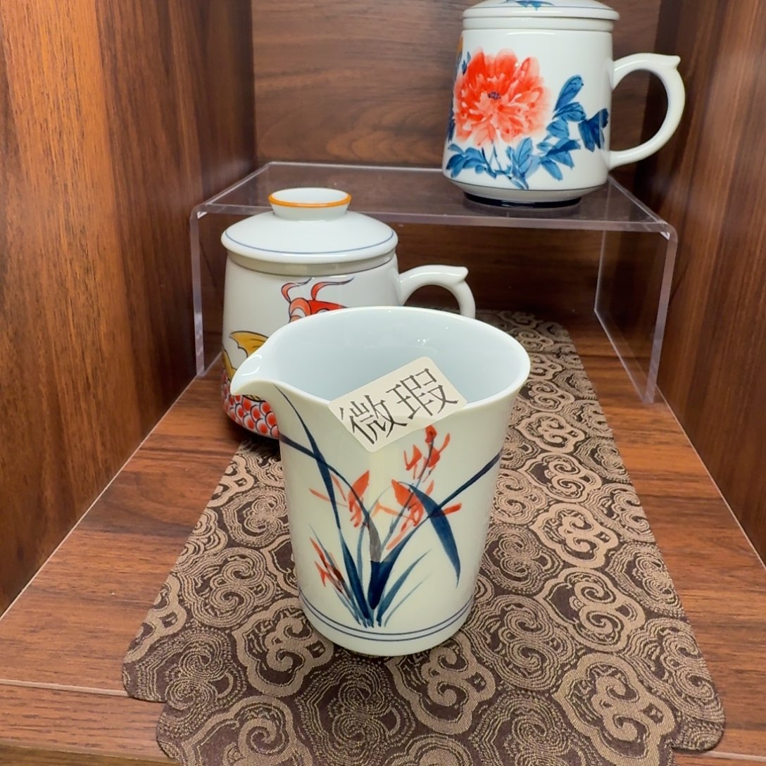 釉下手绘茶具微瑕