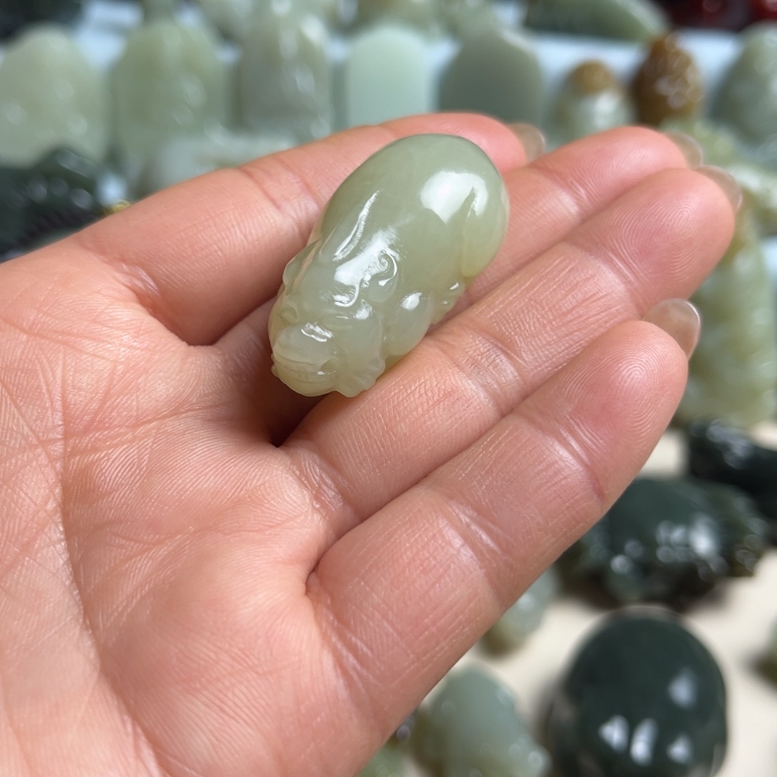 和田玉未镶嵌挂件