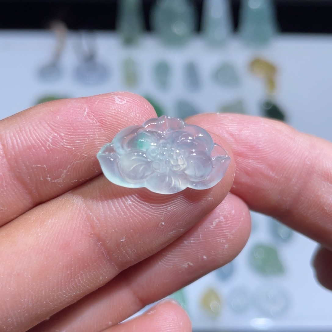 颈饰未镶嵌翡翠莲花