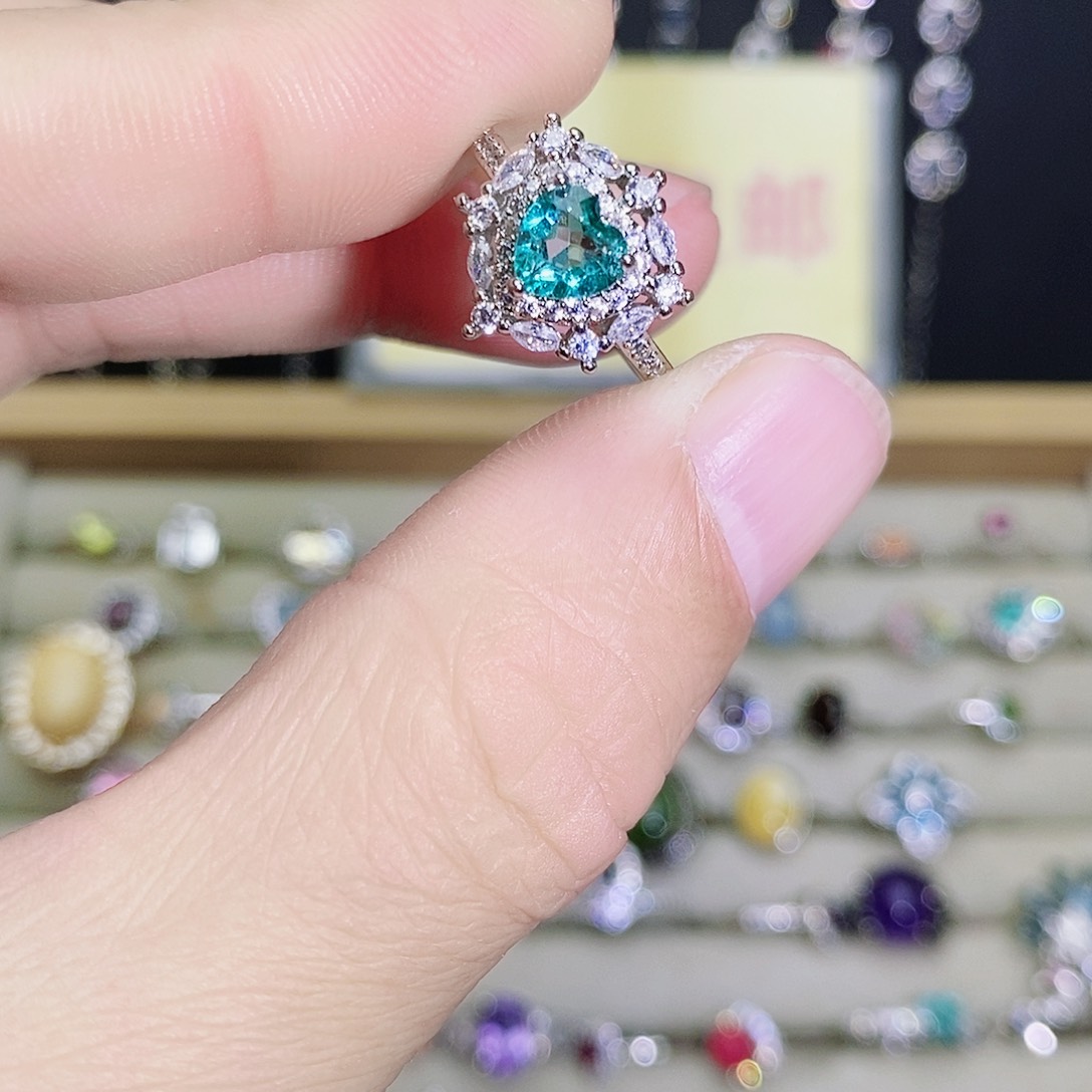 未镶嵌戒指托帕石