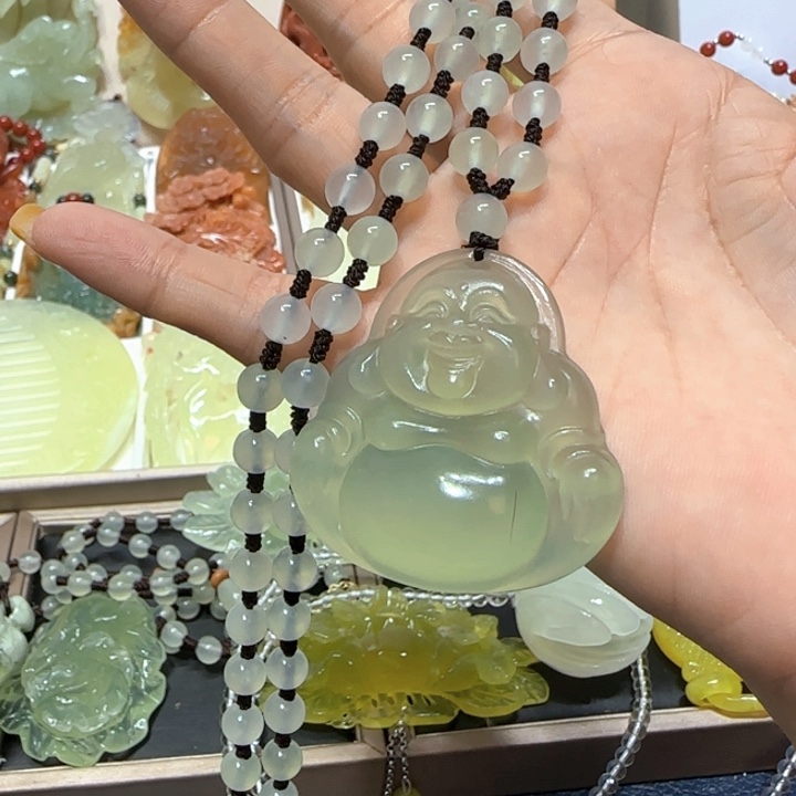 未镶嵌蛇纹石玉吊坠