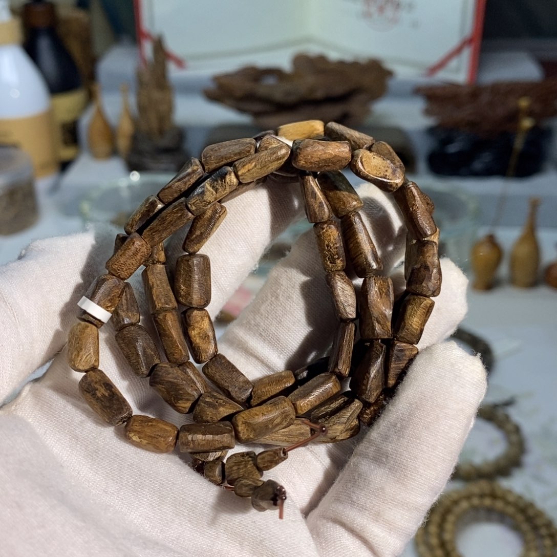 手串沉香巴布亚 不沉水随形 11.6克