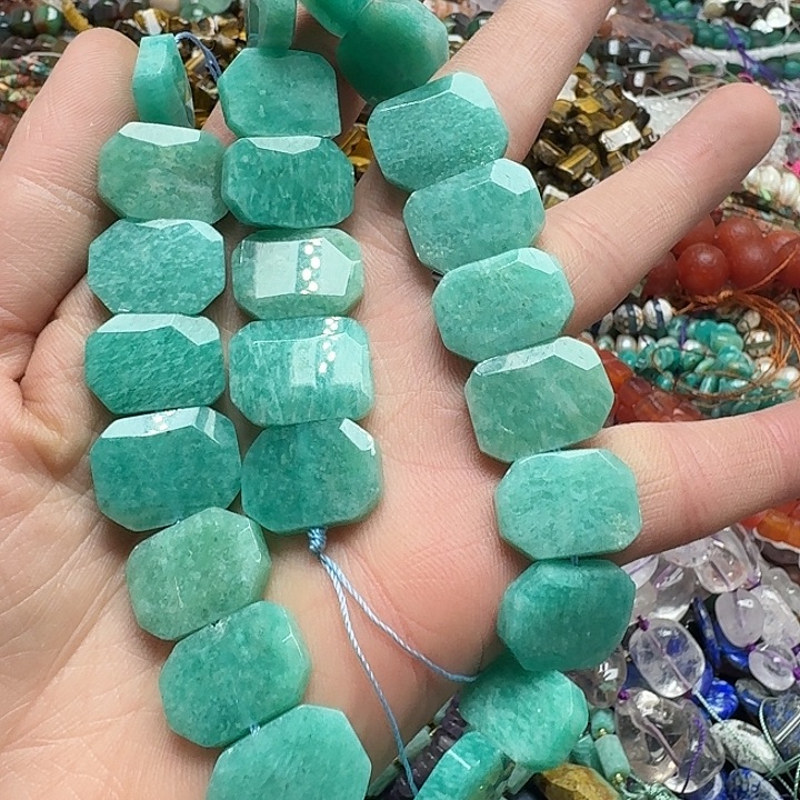 玛瑙/玉髓未镶嵌珠宝半成品一条13x19m天河石中孔