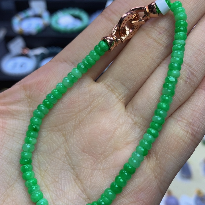 翡翠手链未镶嵌翡翠