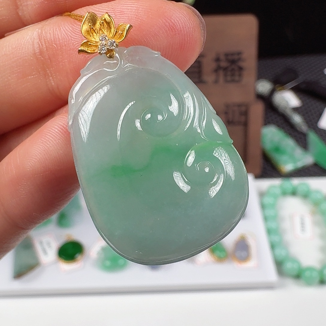 翡翠18K金镶嵌颈饰