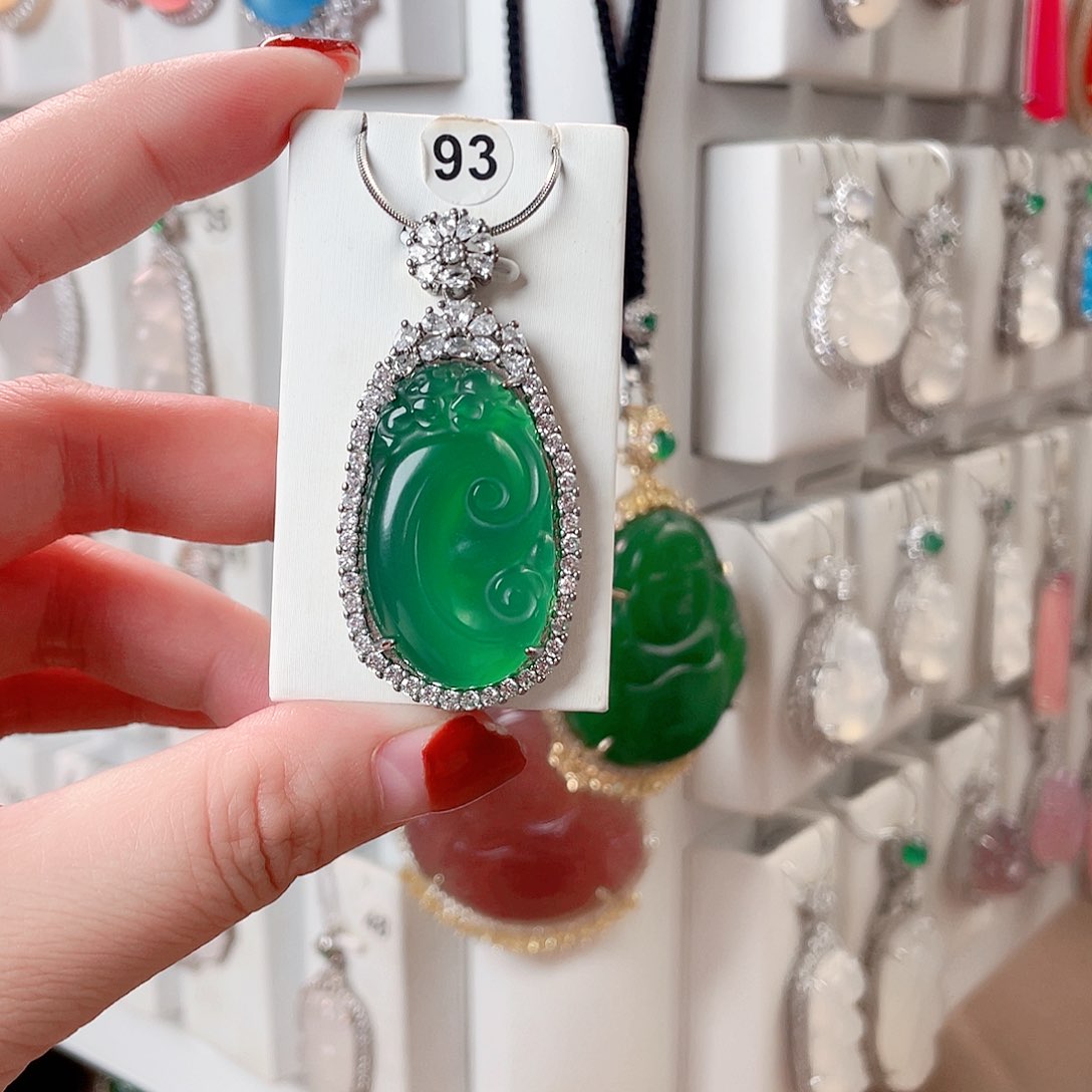 玛瑙/玉髓吊坠(赠链)未镶嵌