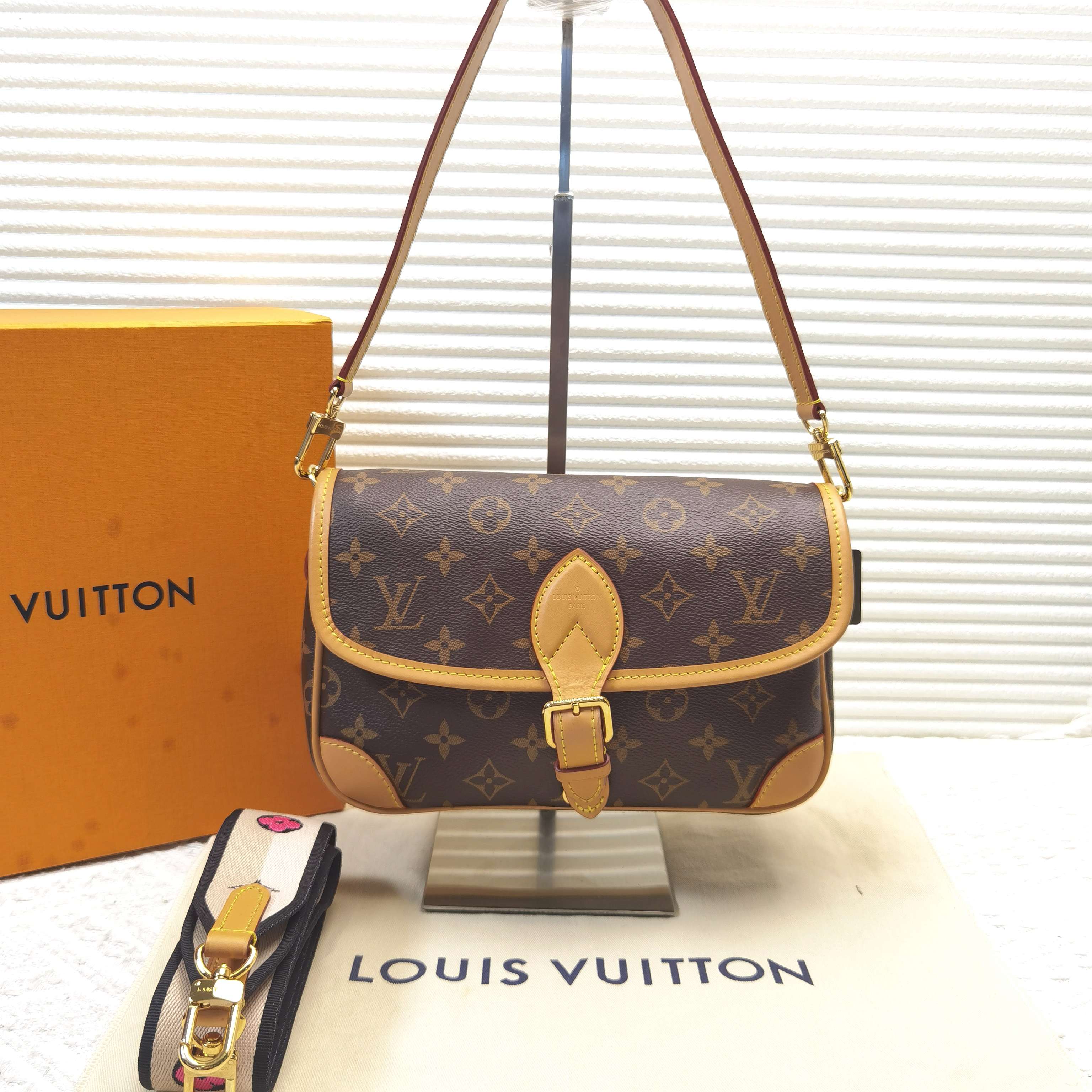 95新 LouisVuitton/路易威登 lv路易威登Diane法棍包斜挎包