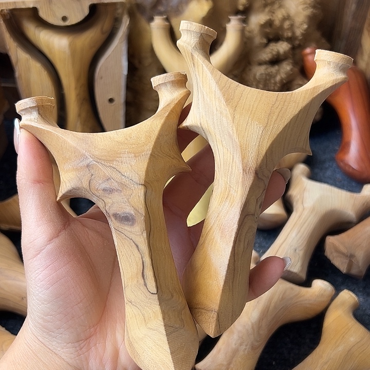 攀***者大叶紫檀（黑酸枝木类）2把鬼柳战虎不退换