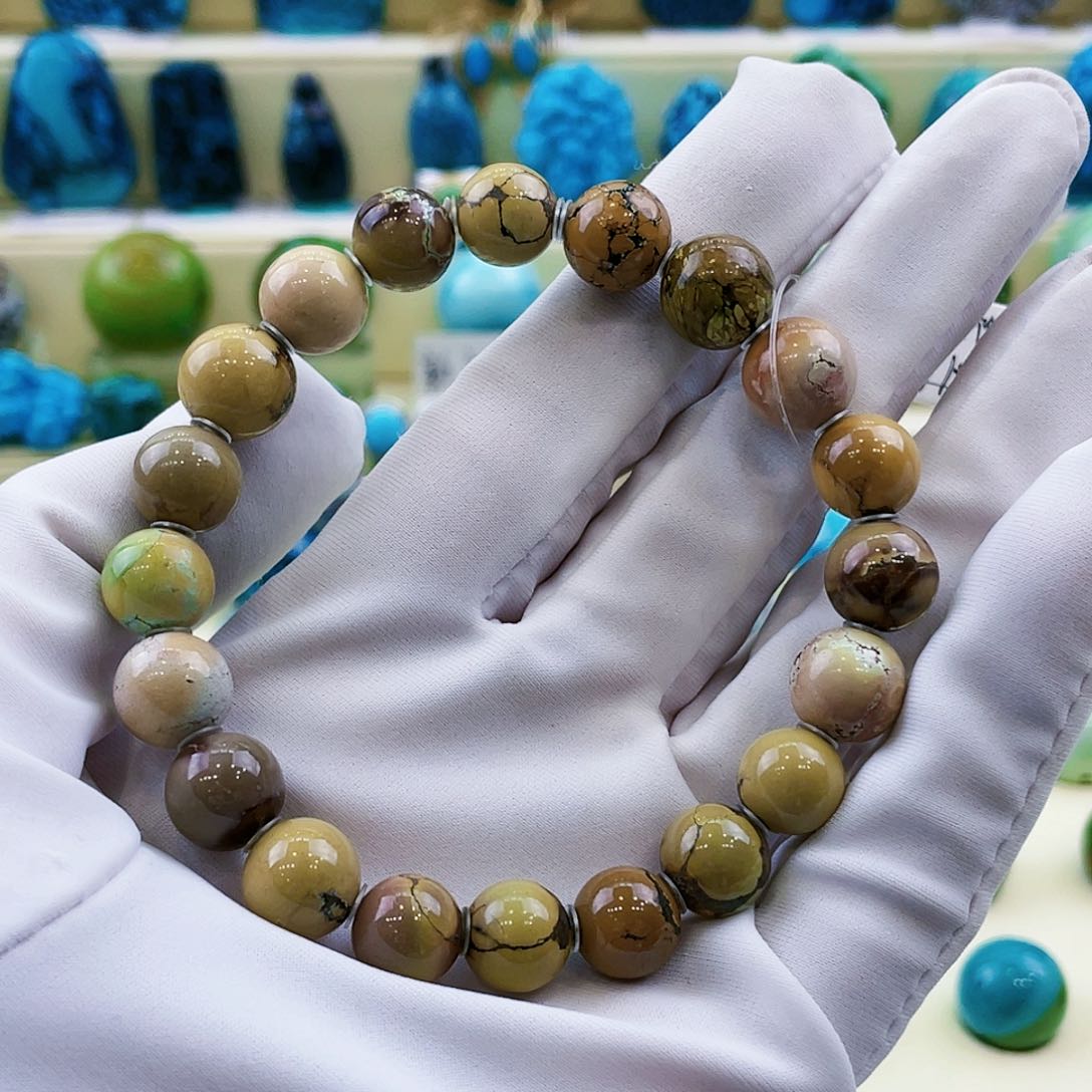 绿松石颈饰未镶嵌