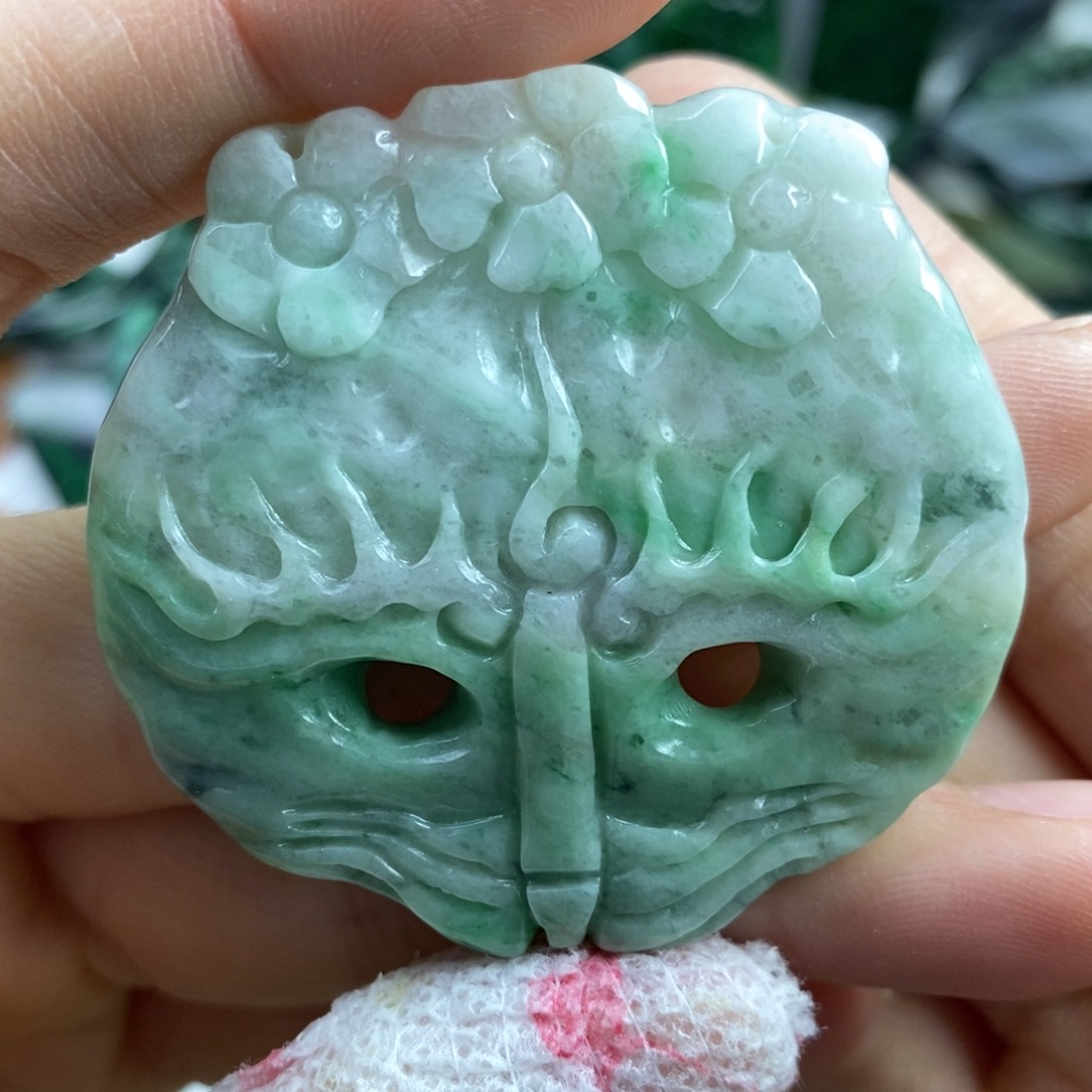 翡翠颈饰未镶嵌吊坠