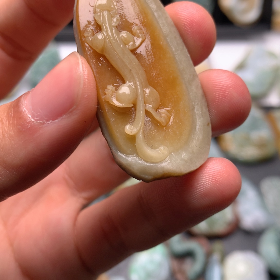 定制翡翠未镶嵌翡翠