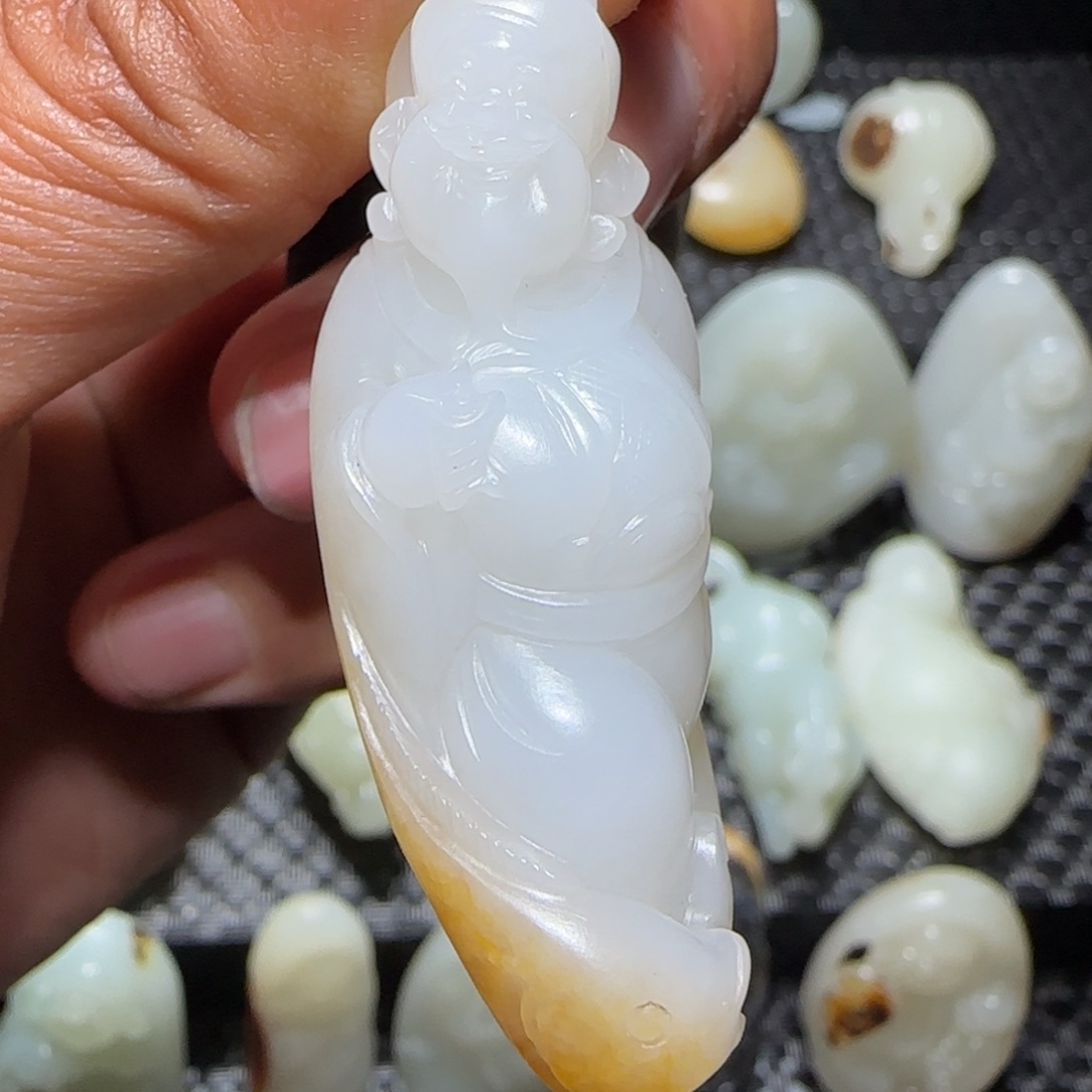 和田玉挂件未镶嵌熬**猪