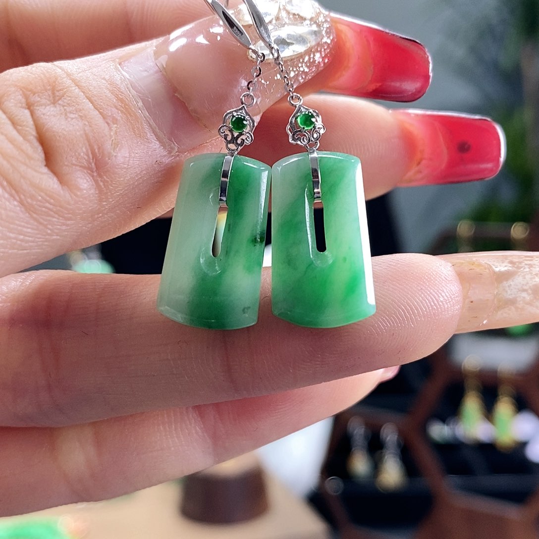 翡翠耳饰18K金镶嵌翡翠