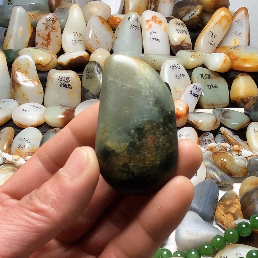 和田玉颈饰未镶嵌吊坠