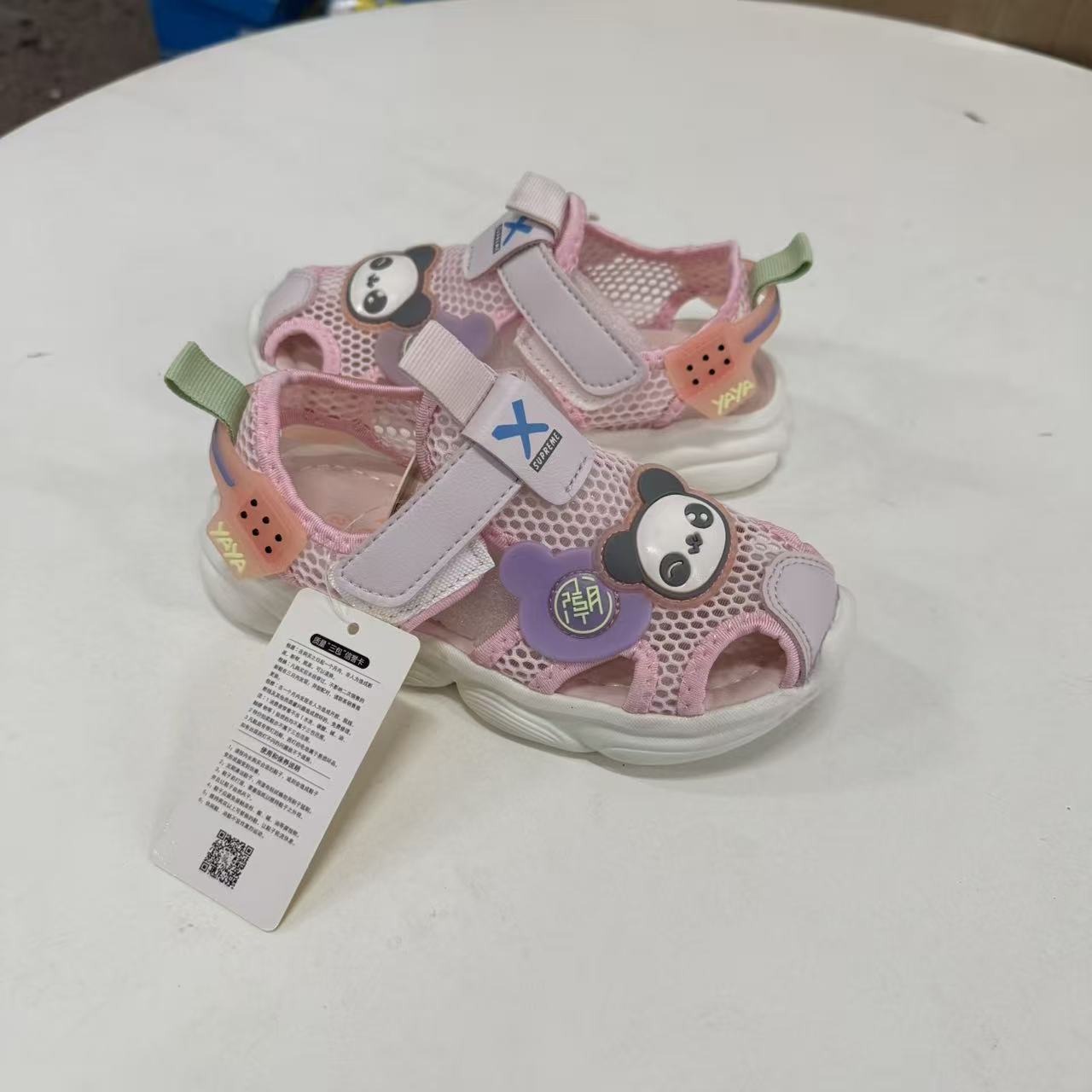 02儿童旋转纽扣包头凉鞋鞋子女卡通风春秋