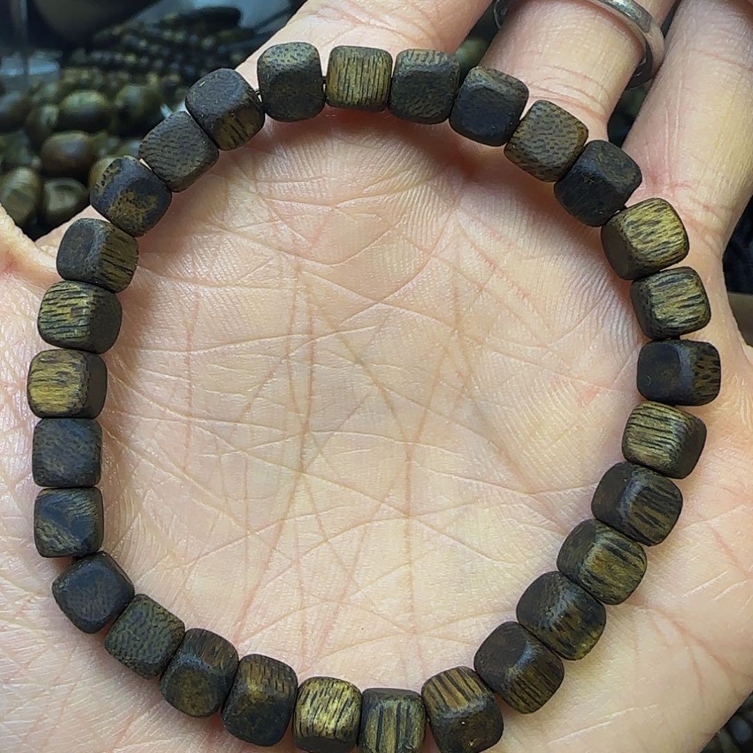 手串沉香999沉方珠4克+