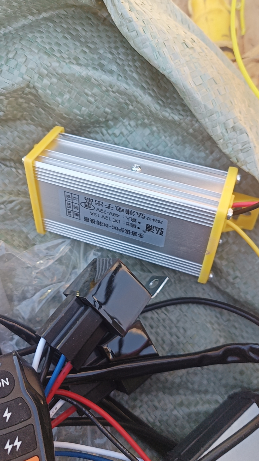 电动车36v 48v 60v 72v转12v 电源转换装置器