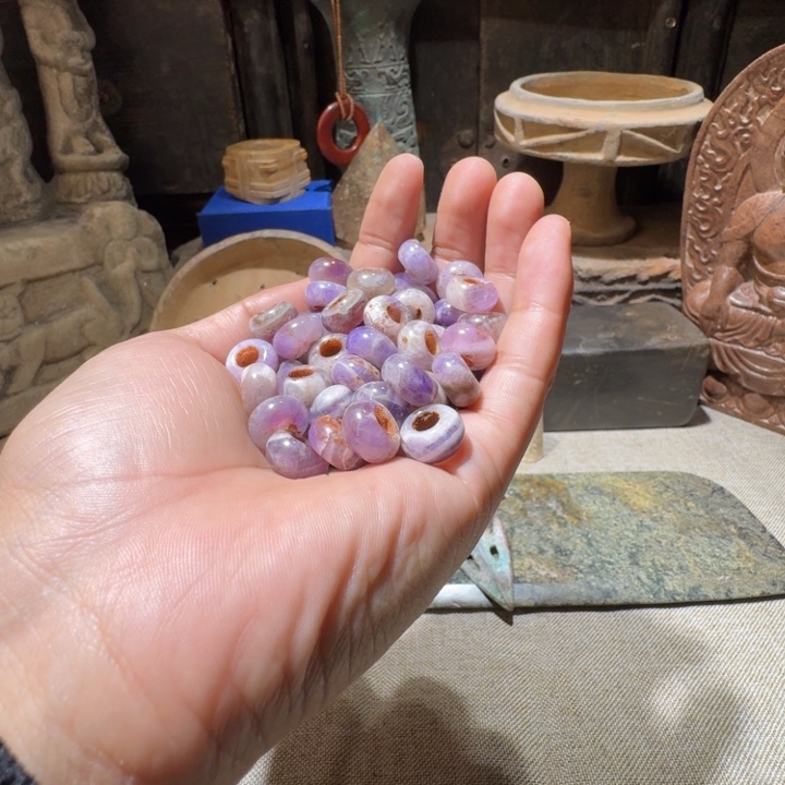 玛瑙/玉髓颈饰未镶嵌山**匠