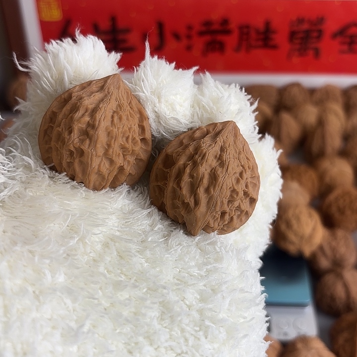 文玩核桃吊坠老灯