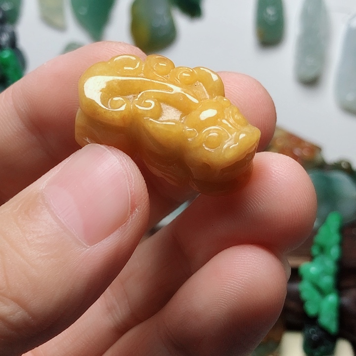 翡翠颈饰未镶嵌翡翠