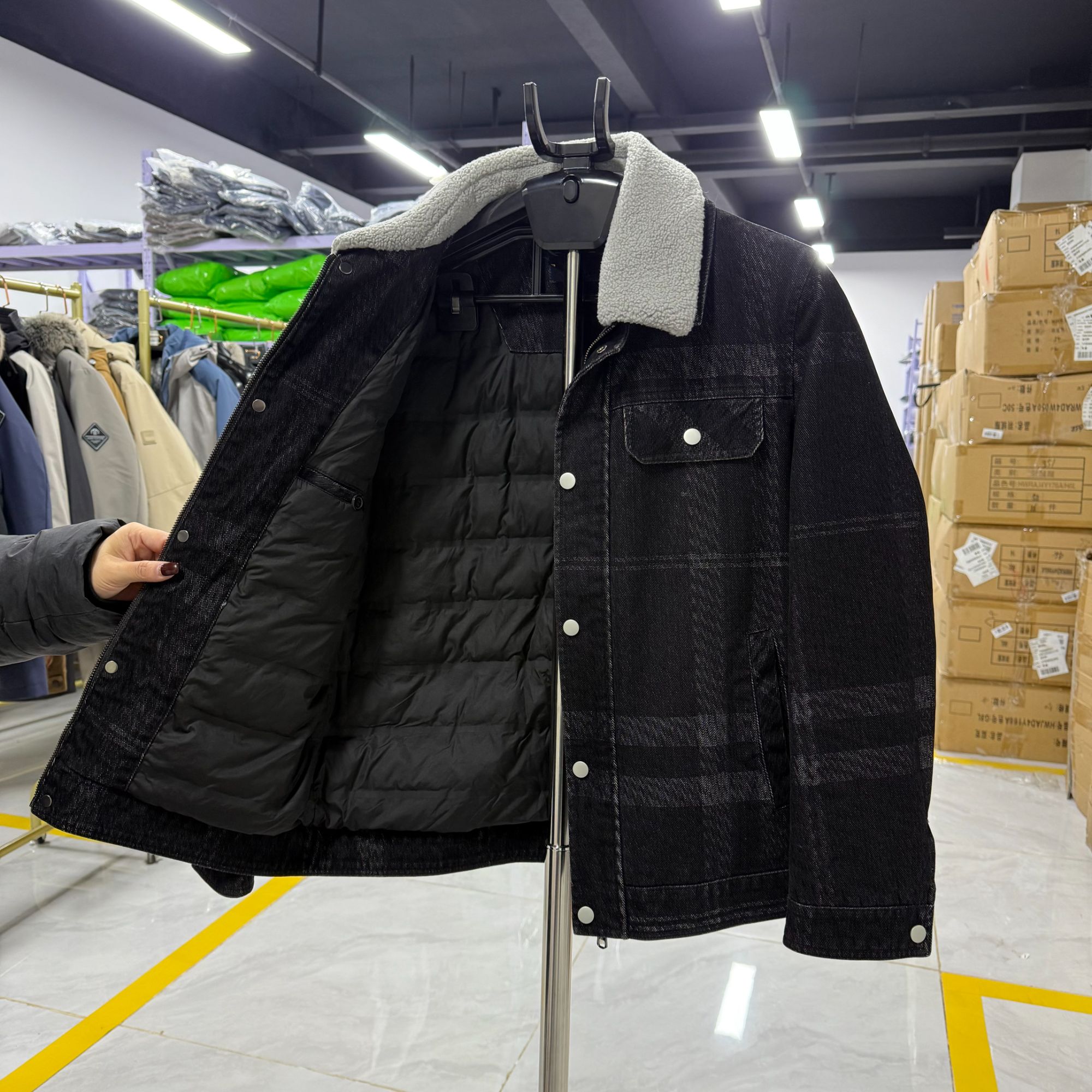 品牌撤柜 可拆卸毛领+羊毛填充内里厚款翻领黑色格子外套