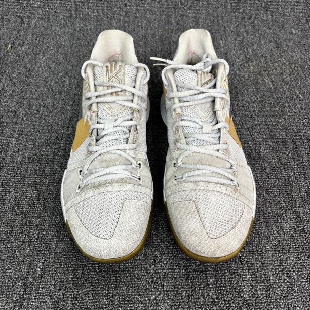 42.5码 欧文3 篮球鞋