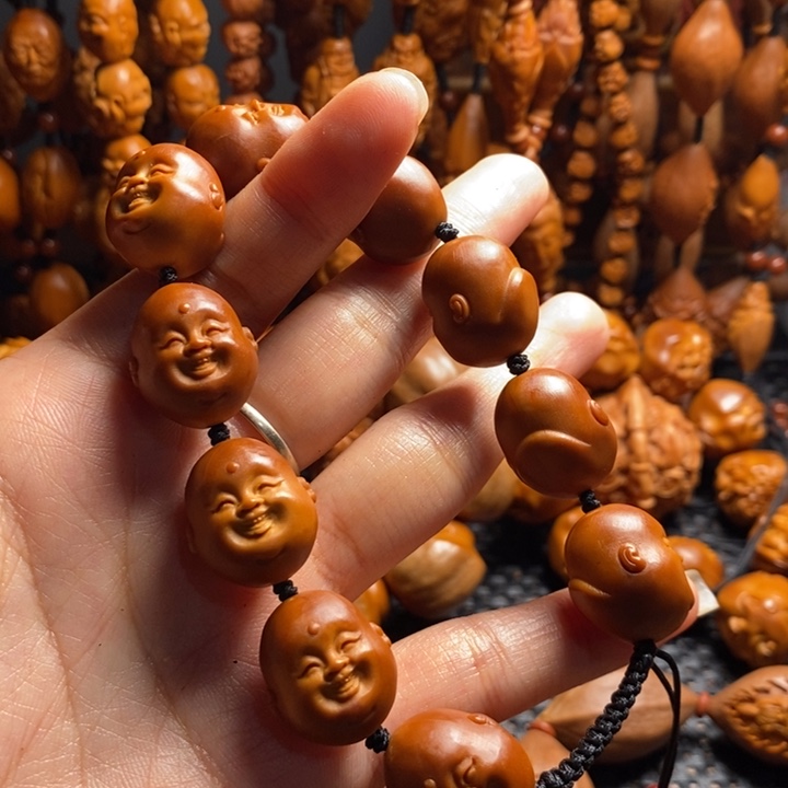 吊坠橄榄核十分开心