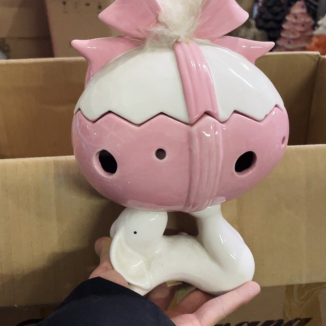摆件   磕碰。