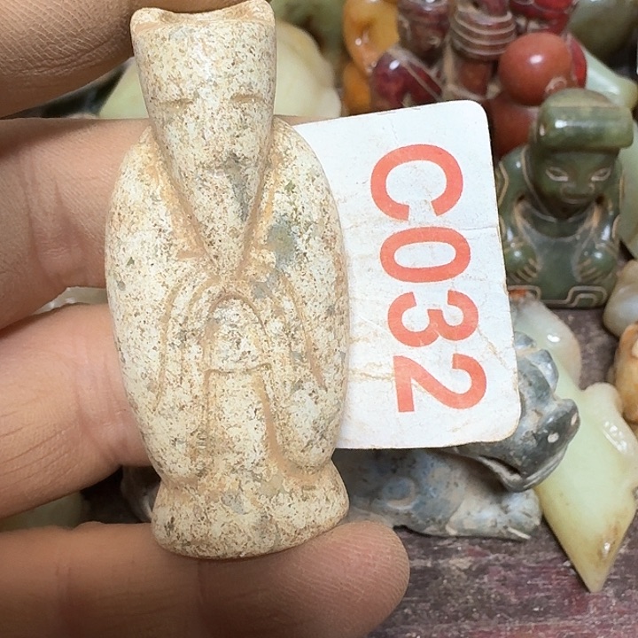 蛇纹石玉颈饰未镶嵌