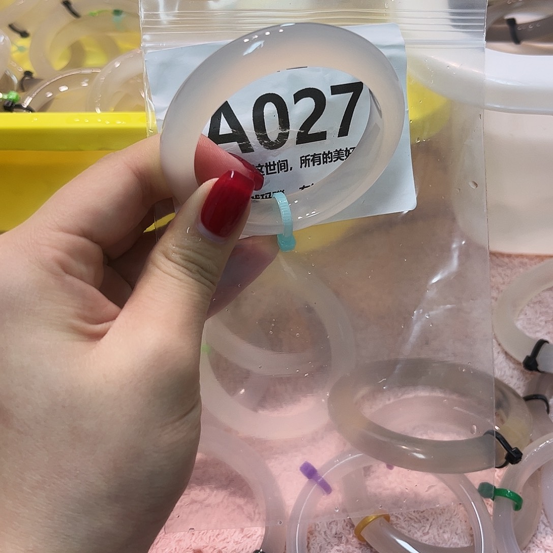 玛瑙/玉髓未镶嵌手镯A027