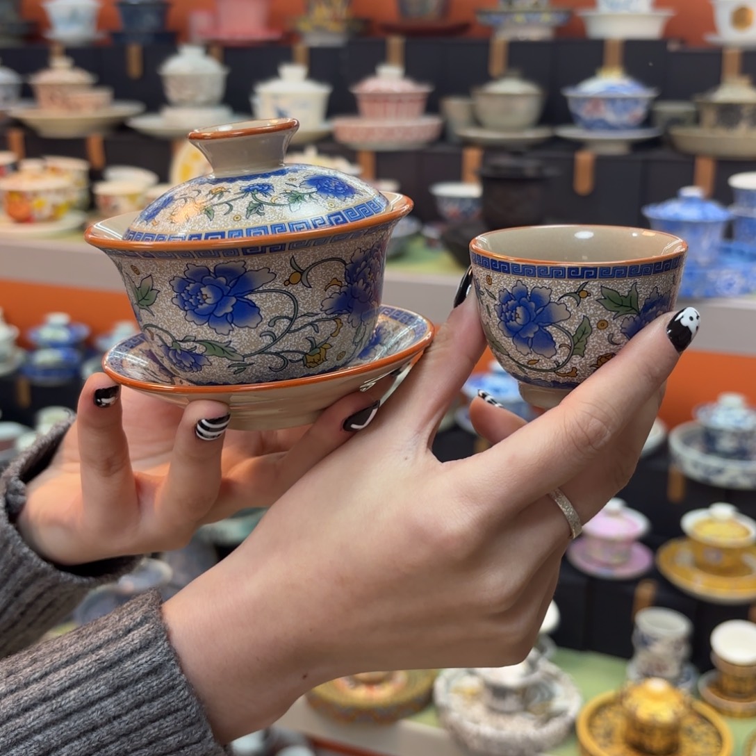 悬停车辆和车上车都